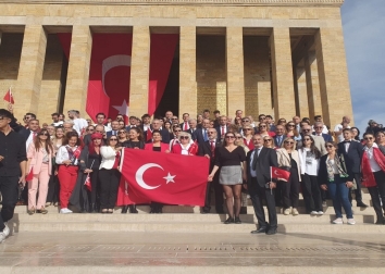 CUMHURİYETİMİZİM 100'ÜNCÜ YAŞINI DEVRE ARKADAŞLARIMIZLA BİRLİKTE ATAMIZIN HUZURUNDA KUTLADIK...