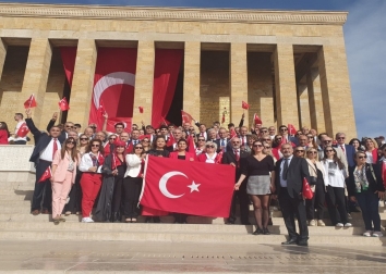 CUMHURİYETİMİZİM 100'ÜNCÜ YAŞINI DEVRE ARKADAŞLARIMIZLA BİRLİKTE ATAMIZIN HUZURUNDA KUTLADIK...